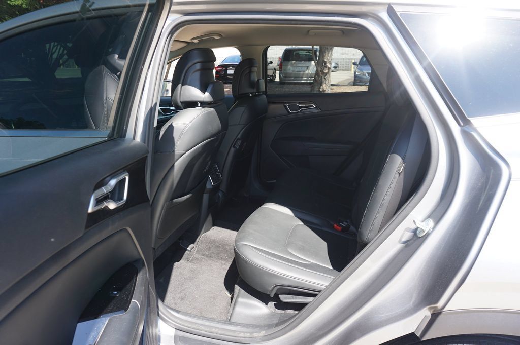 Used 2024 Kia Sportage EX FWD image 15