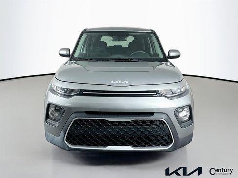 Certified 2022 Kia Soul LX FWD image 2