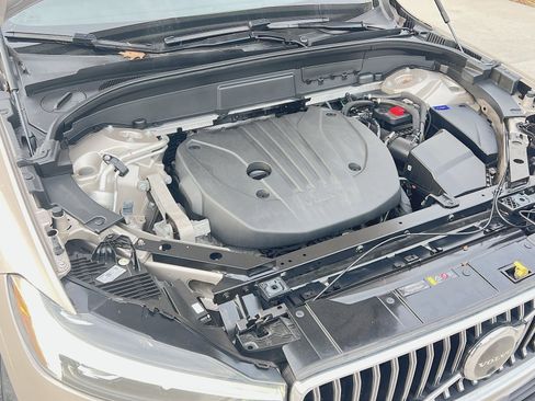 Certified 2023 Volvo XC60 B5 Plus w/ Climate Package image 28