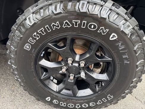 Used 2022 Jeep Wrangler Unlimited Willys image 13