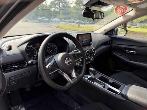 Used 2025 Nissan Sentra SV FWD image 13