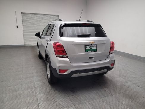 Used 2022 Chevrolet Trax LT FWD image 6