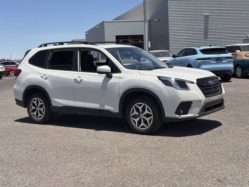 Used 2024 Subaru Forester Premium AWD/4WD image 4