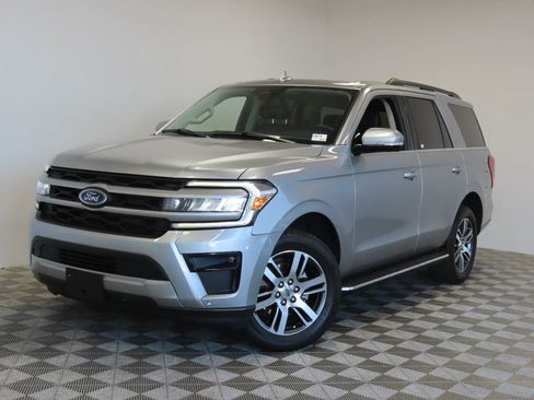 Used 2023 Ford Expedition XLT RWD image 1
