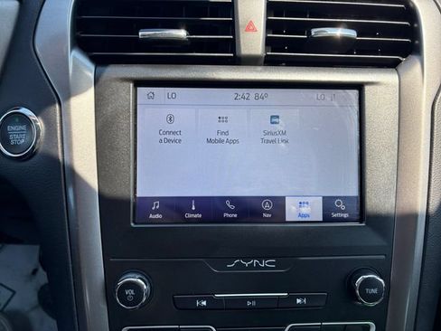 Used 2020 Ford Fusion SE FWD image 26