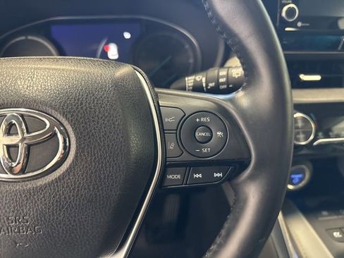 Used 2021 Toyota Venza XLE w/ Softex Package image 19