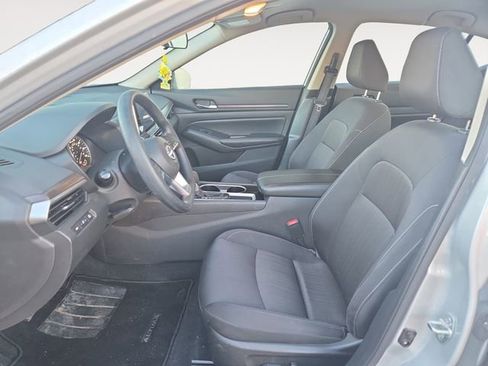 Used 2024 Nissan Altima 2.5 SV image 9