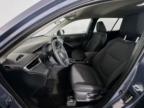 Used 2024 Toyota Corolla Cross LE image 13