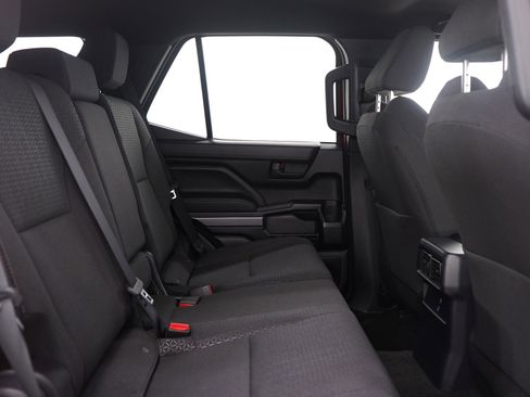 Used 2025 Toyota 4Runner SR5 image 12