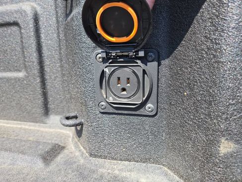 Used 2023 Chevrolet Silverado 1500 High Country w/ High Country Premium Package AWD/4WD image 37