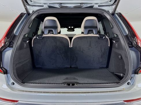 New 2026 Volvo XC90 T8 Plus w/ Protection Package Premier image 28