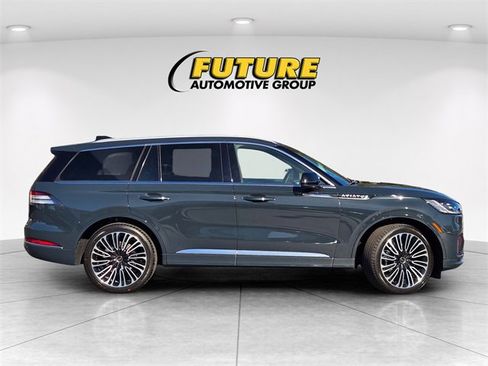 New 2025 Lincoln Aviator Black Label image 8