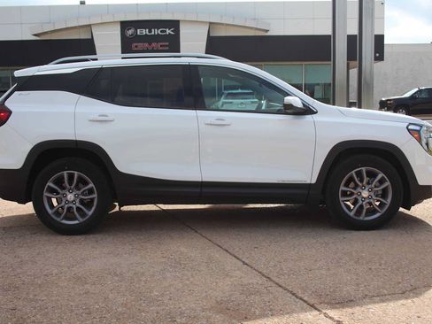 Used 2023 GMC Terrain SLT FWD image 15