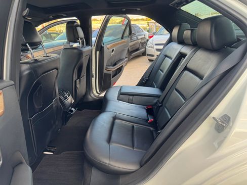 Used 2010 Mercedes-Benz E 350 4MATIC Sedan image 16