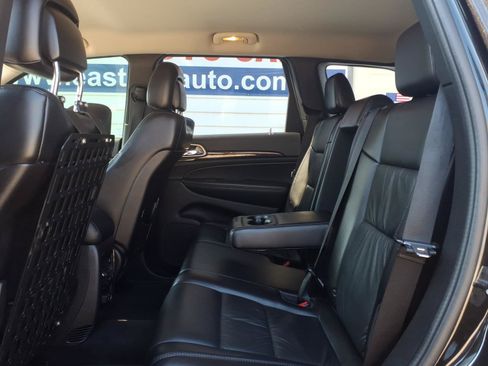 Used 2011 Jeep Grand Cherokee Laredo AWD/4WD image 10