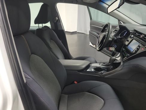 Used 2018 Toyota Camry LE FWD image 25