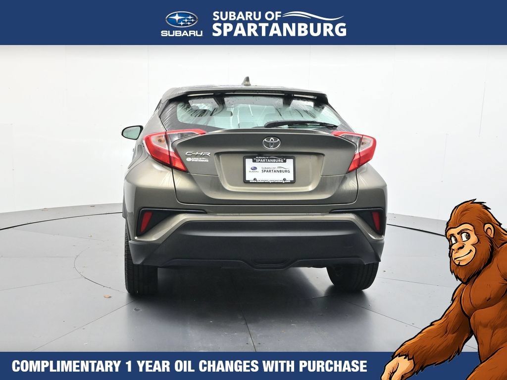 Used 2021 Toyota C-HR LE FWD image 7