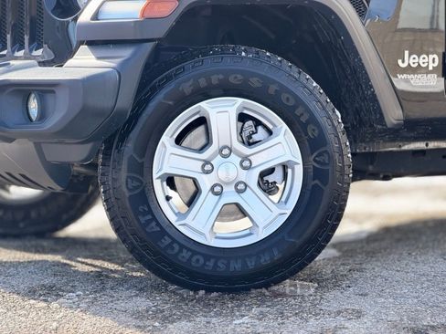 Used 2019 Jeep Wrangler Unlimited Sport S image 2