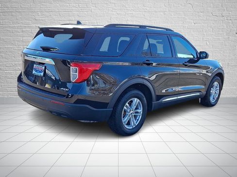 Used 2023 Ford Explorer XLT image 5