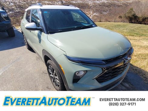 Used 2025 Chevrolet TrailBlazer ACTIV w/ Convenience Package image 1