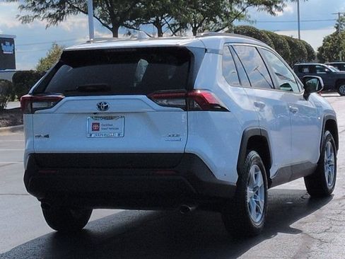 Certified 2020 Toyota RAV4 XLE w/ XLE Grade Weather Package AWD/4WD image 5
