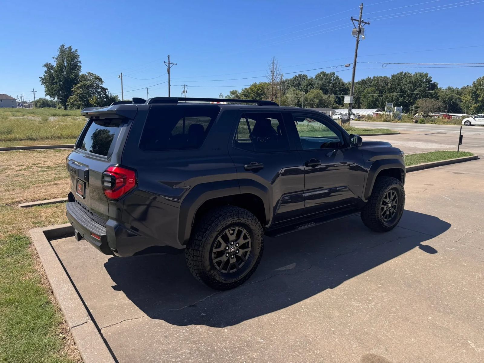 Used 2025 Toyota 4Runner SR5 AWD/4WD image 6