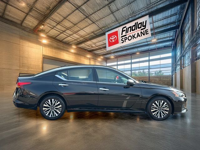 Used 2025 Nissan Altima 2.5 SV FWD image 4