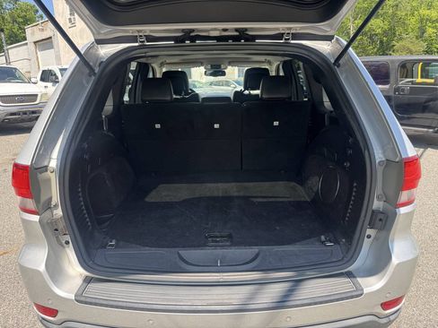 Used 2012 Jeep Grand Cherokee Laredo AWD/4WD image 11