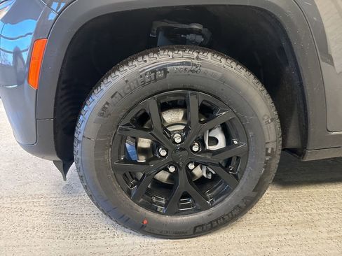 New 2026 Jeep Grand Cherokee Altitude AWD/4WD image 2