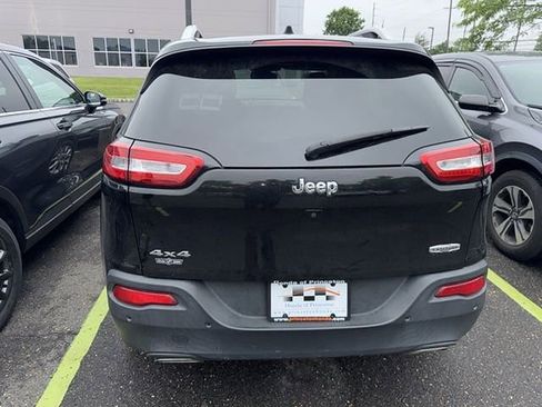 Used 2017 Jeep Cherokee Latitude w/ Comfort/Convenience Group AWD/4WD image 5