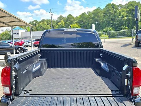 Used 2023 Toyota Tacoma SR5 w/ Technology Package AWD/4WD image 8