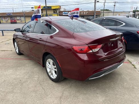 Used 2017 Chrysler 200 Limited Platinum FWD image 4