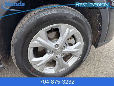 Used 2025 Honda HR-V LX image 11