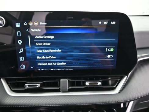 Used 2025 Chevrolet Equinox LT FWD image 24