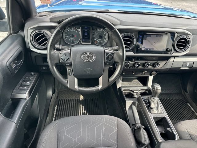 Used 2017 Toyota Tacoma TRD Sport w/ Tow Package (A/T) AWD/4WD image 13