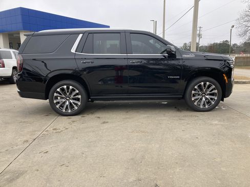 Used 2025 Chevrolet Tahoe High Country image 5