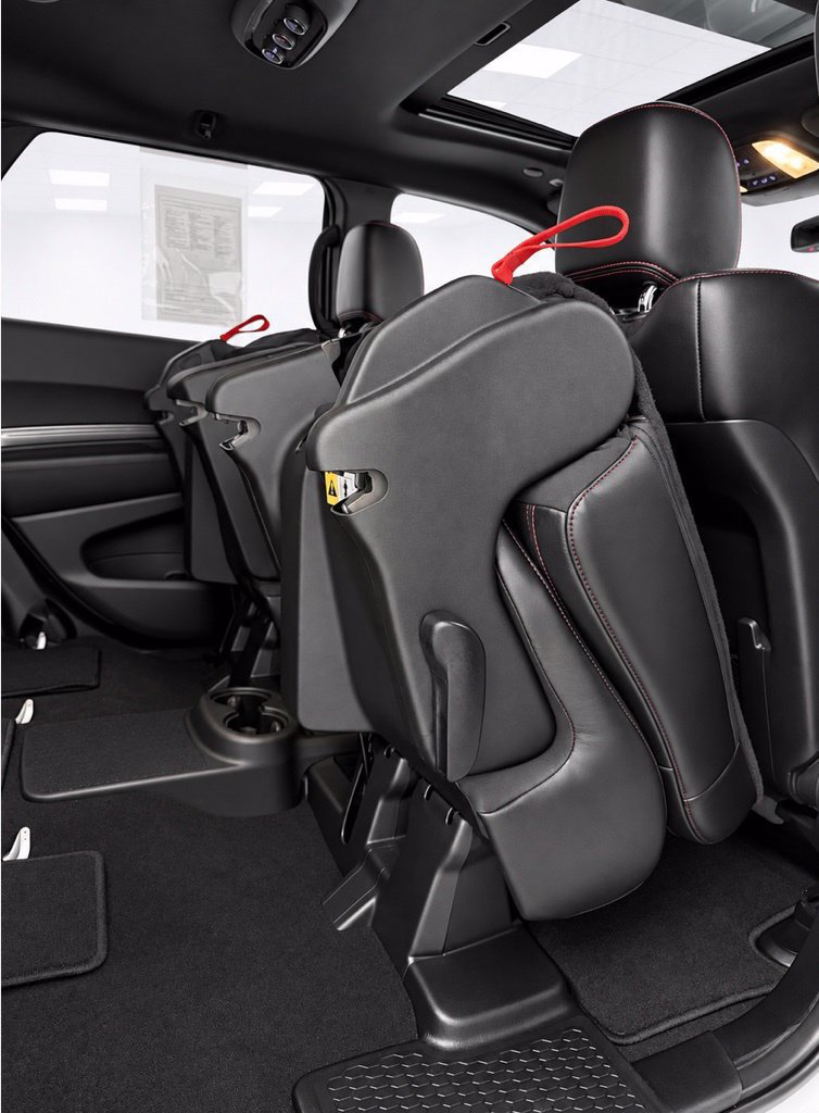 Used 2023 Dodge Durango R/T w/ Tow 'N Go Package AWD/4WD image 27
