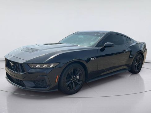 Used 2024 Ford Mustang GT RWD image 3