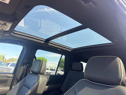 Certified 2023 GMC Yukon SLT w/ SLT Premium Package image 13