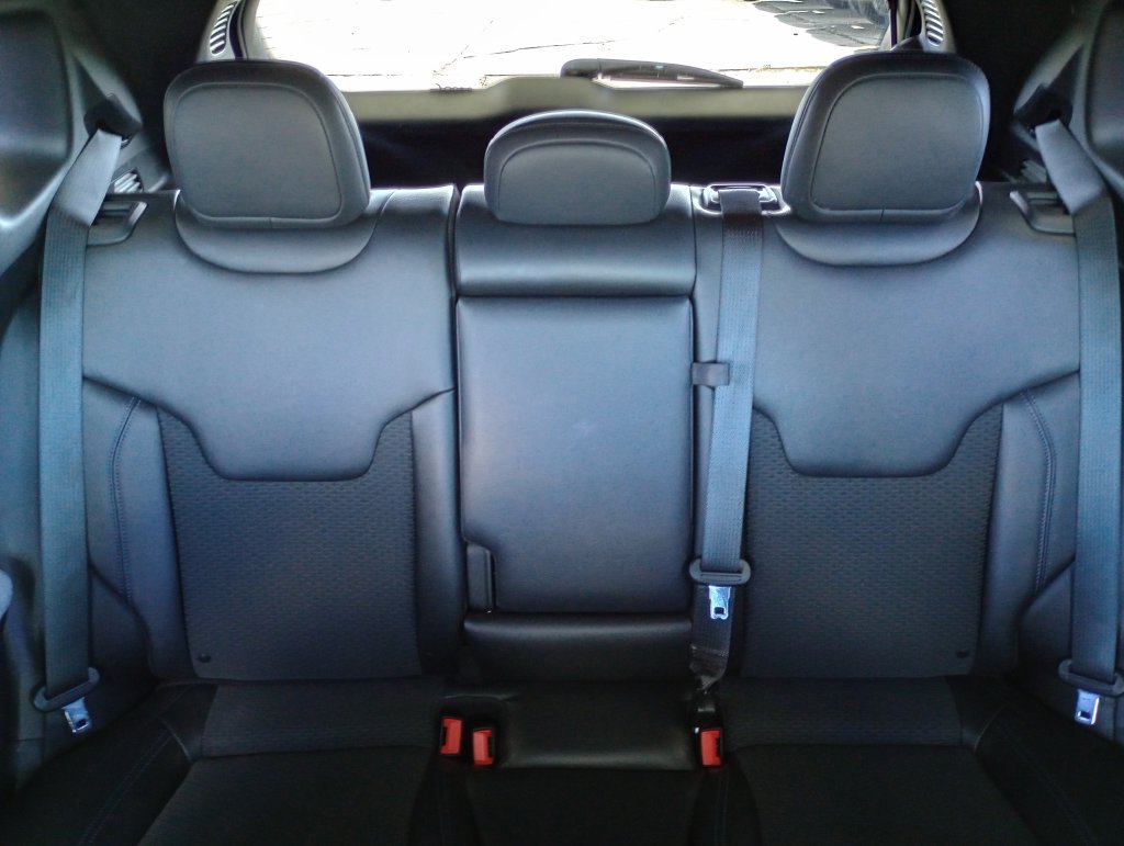 Used 2025 Jeep Compass Latitude w/ Sun & Sound Group AWD/4WD image 26