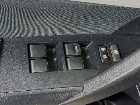 Used 2017 Toyota Corolla LE image 23