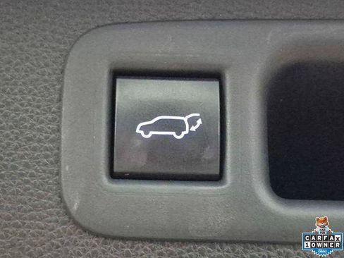 Certified 2021 Toyota Highlander XLE AWD/4WD image 31