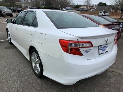 Used 2013 Toyota Camry SE image 2