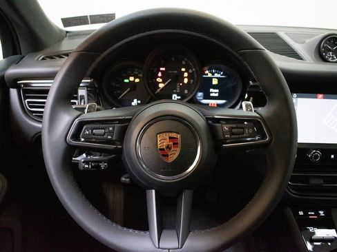 New 2026 Porsche Macan image 25