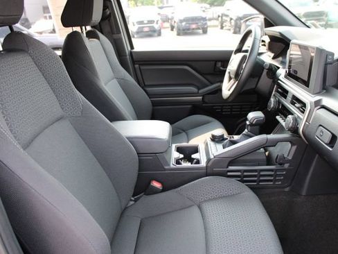 Used 2025 Toyota 4Runner SR5 AWD/4WD image 24