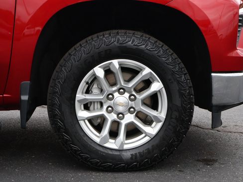 Used 2023 Chevrolet Silverado 1500 LT AWD/4WD image 22