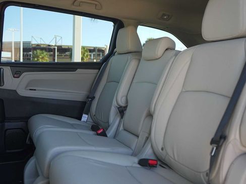 Certified 2026 Honda Odyssey EX-L image 13