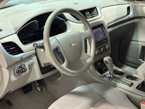 Used 2017 Chevrolet Traverse LS image 12