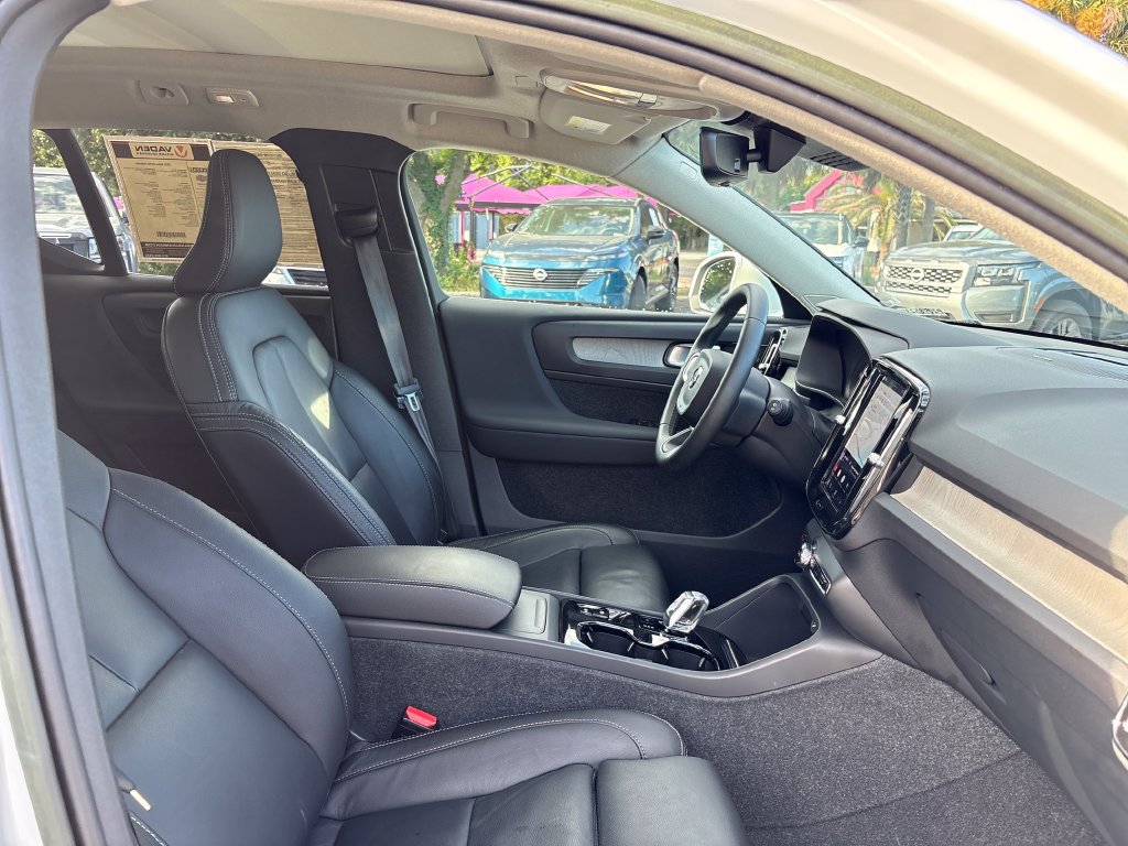 Used 2023 Volvo XC40 B5 Ultimate w/ Protection Package Premier AWD/4WD image 25