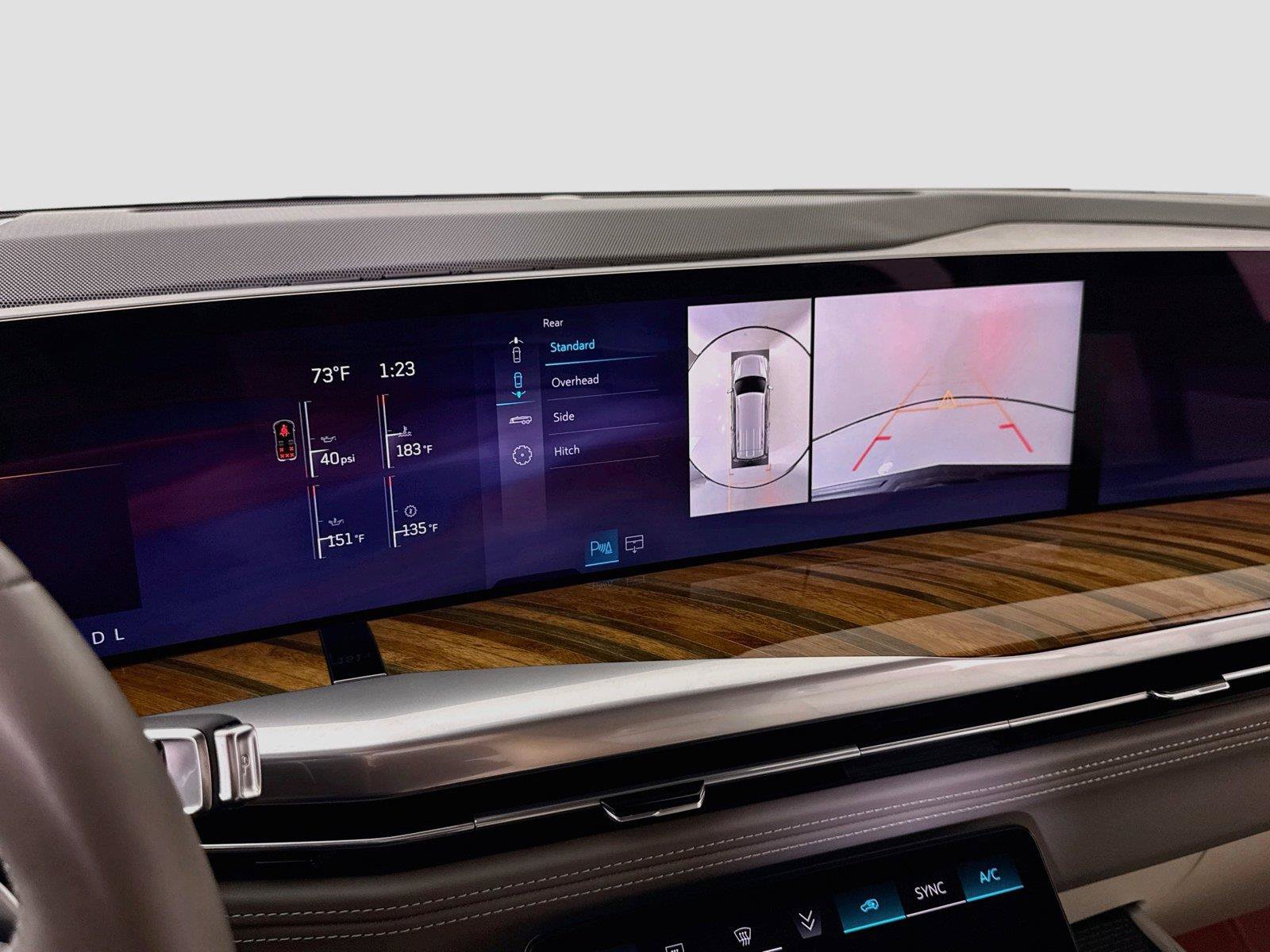 Used 2025 Cadillac Escalade Premium Luxury Platinum AWD/4WD image 16